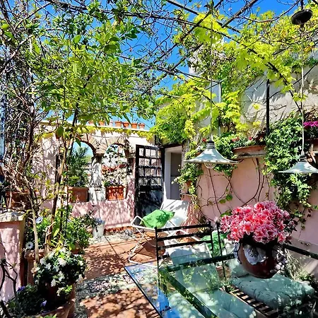 Apartment Trastevere Large With Terrace | Romeloft