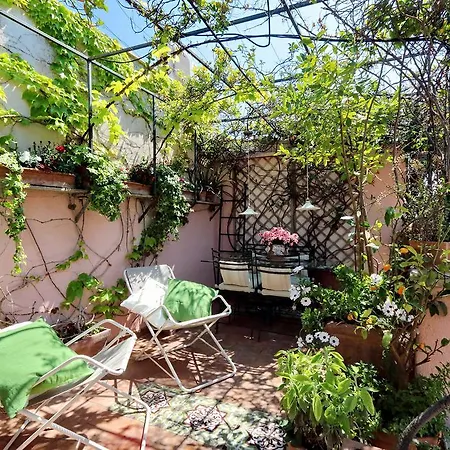 Trastevere Large With Terrace | Romeloft