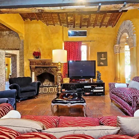 Trastevere Large With Terrace | Romeloft Rome
