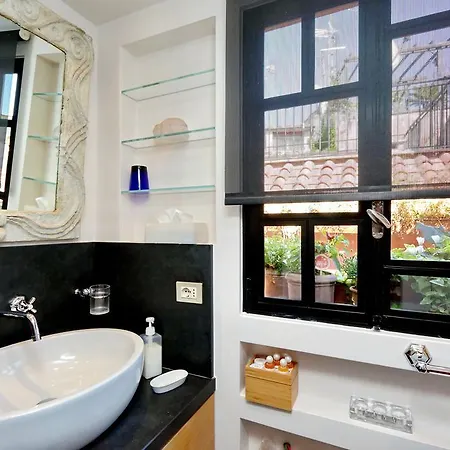 Trastevere Large With Terrace | Romeloft Apartment *